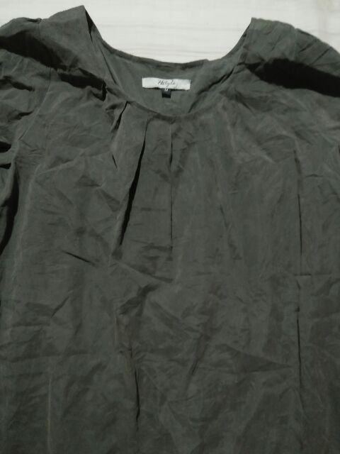 D07. Áo kiểu dáng rộng size M, XL vừa,chất dù. Hàng thùng