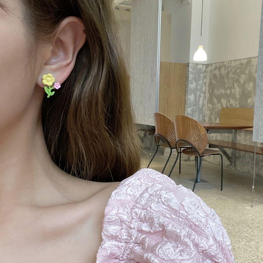 Bông Tai Hình Hoa Đính Đá Lấp Lánh Phong Cách Cổ Điển Thời Trang Cho Nữ