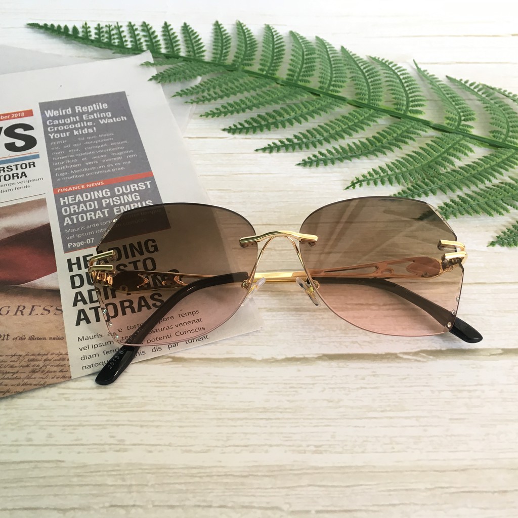 Kính Râm Nữ Thời Trang Đinh Ốc Sành Điệu | BigBuy360 - bigbuy360.vn