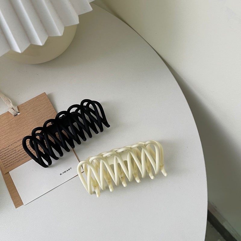 Kẹp Càng Cua Họa Tiết Hình Học Thời Trang