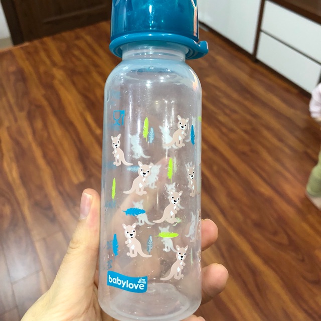 Bình sữa cho bé