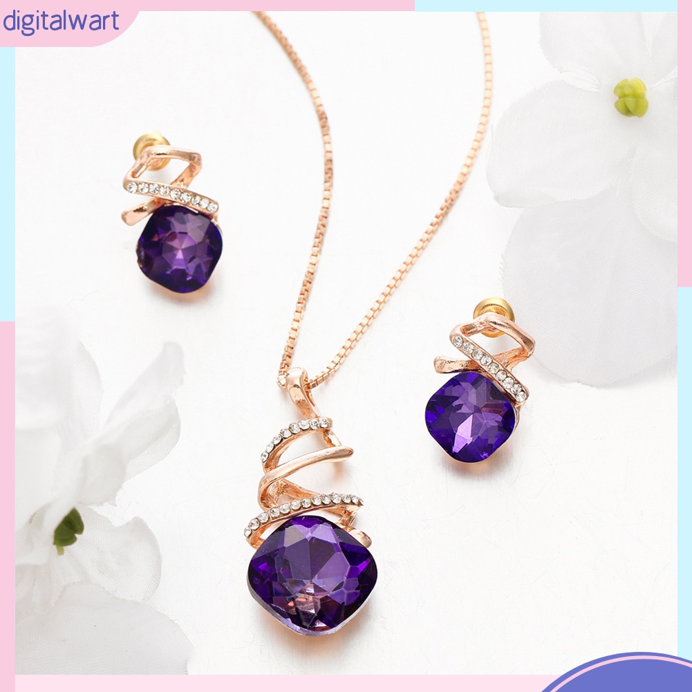 Dây Chuyền Và Đôi Khuyên Tai Thiết Kế Duyên Dáng