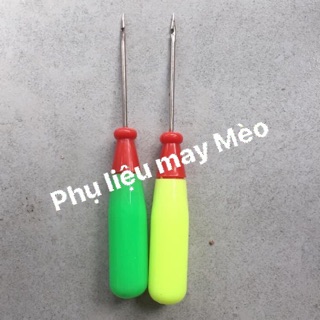 Dùi nhọn làm giày dép