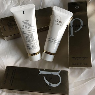 Sữa rửa mặt làm sáng da Cle De Peau Beaute Clarifying Cleansing Foam Mini 20mL