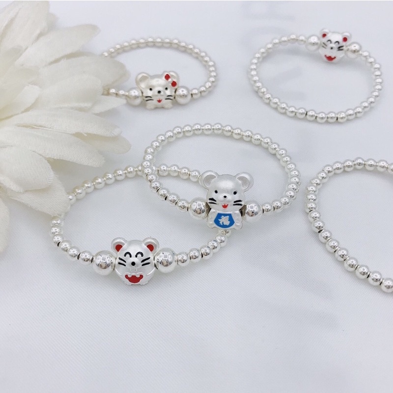 Vòng tay chỉ đỏ may mắn con giáp năm bạc ta