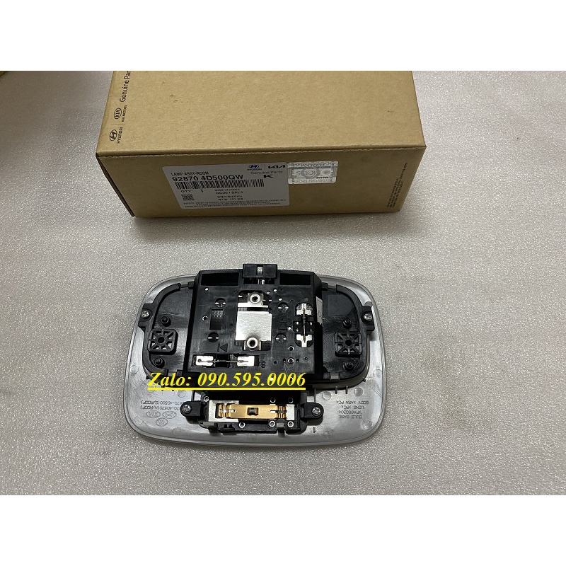 Đèn trần sau xe Kia Carens hàng chính hãng