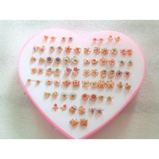 Bông tai nụ chuôi plastic nhiều kiểu dáng