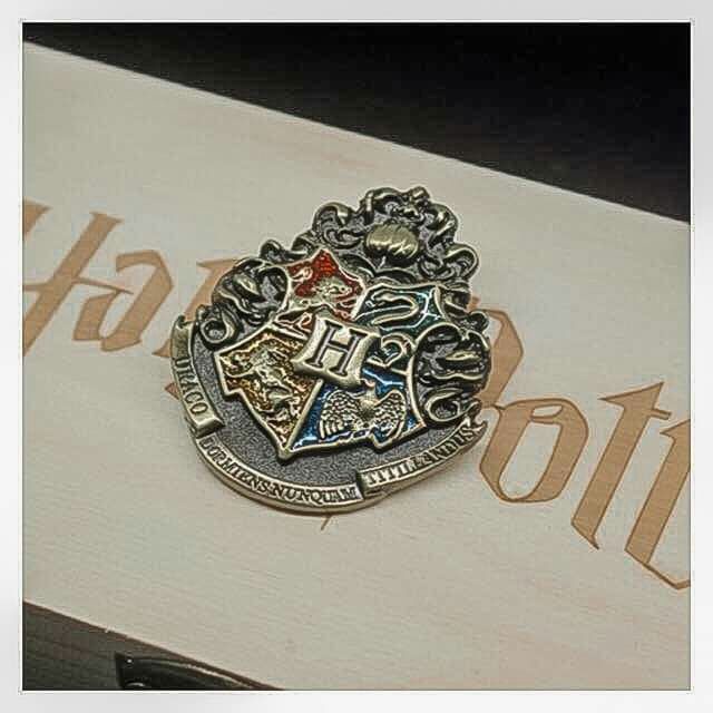 [Giảm giá thần tốc] Huy hiệu pin cài áo Hogwarts - Harry Potter