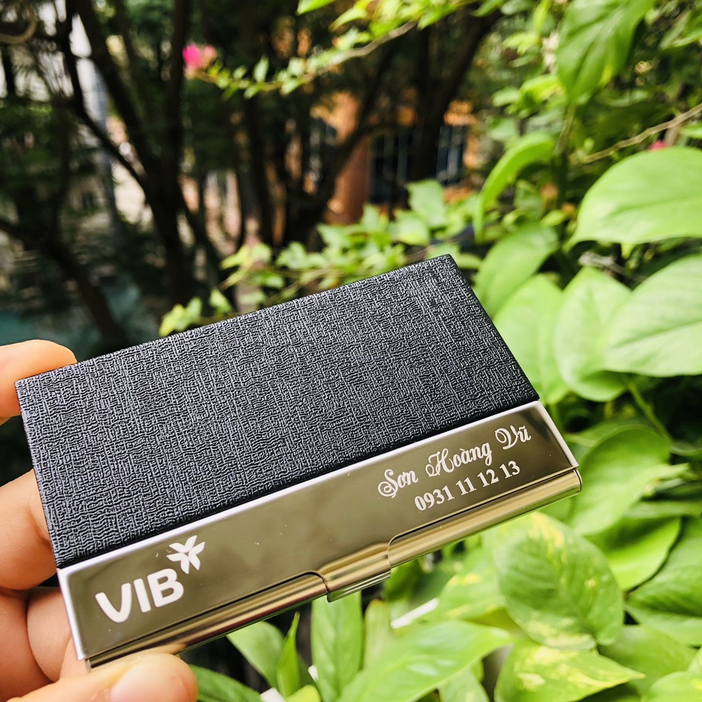 Đặt hộp namecard khắc logo ngân hàng VIB theo yêu cầu làm quà tặng