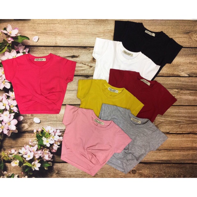 Áo croptop xoắn eo 