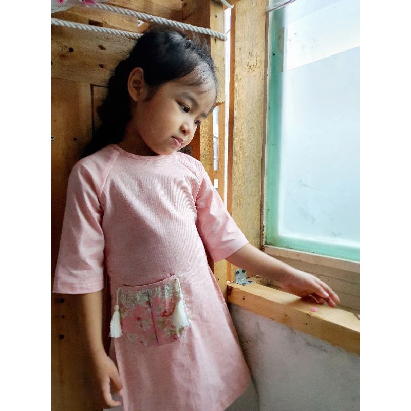 Áo dài linen túi hồng