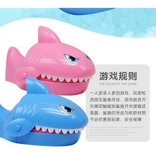 Đồ Chơi Cá Mập Cắn Ngón Tay Phát Sáng