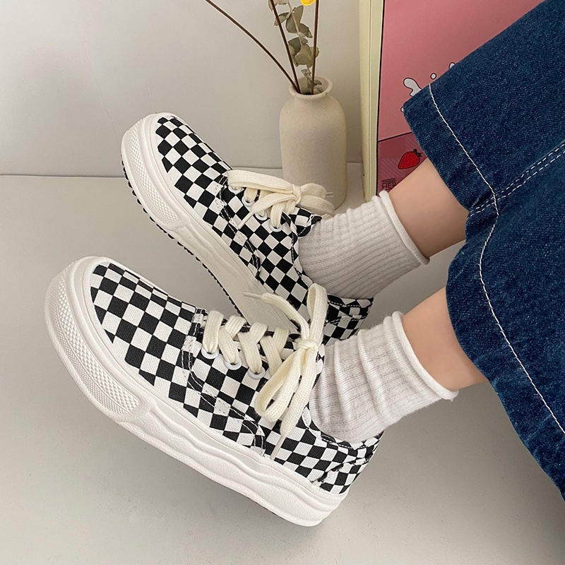 Giày ulzzang sọc caro phong cách Hàn Quốc