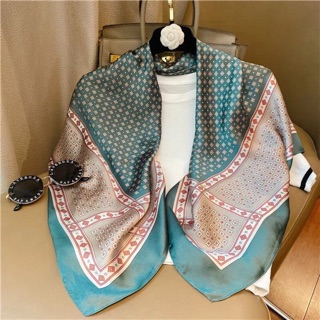 Khăn vuông thắt áo được. (Size 90x90)