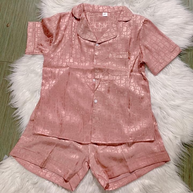 Gấm đùi dior