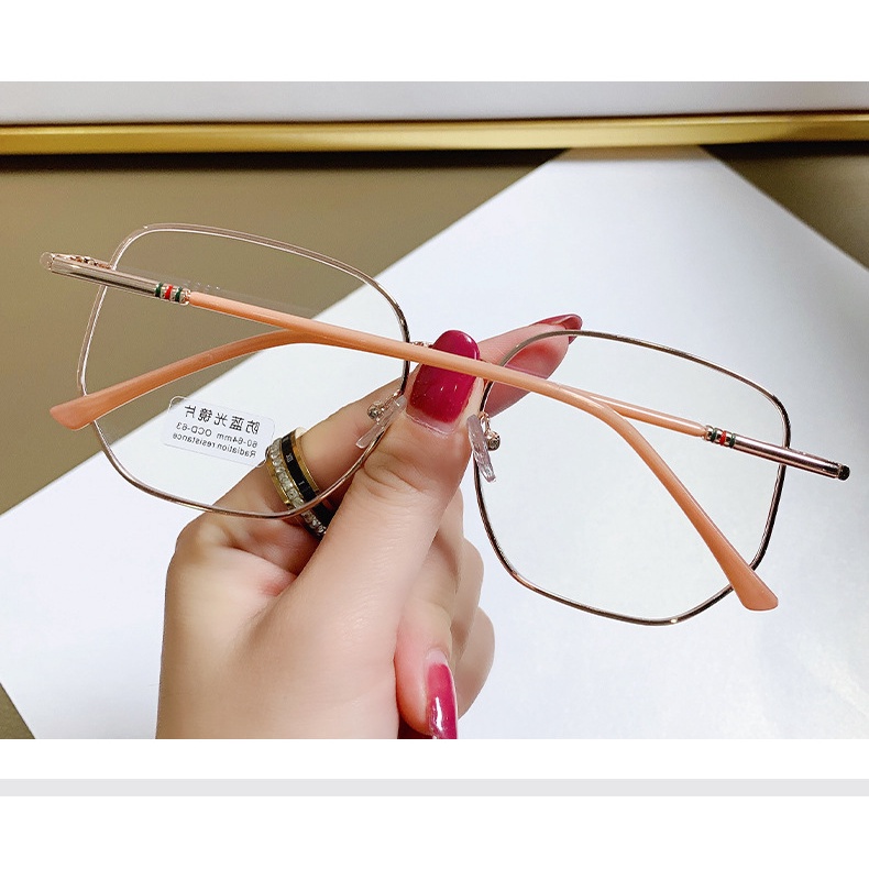 Mắt Kính Chống Bức Xạ Và Ánh Sáng Xanh Dành Cho Nam Và Nữ