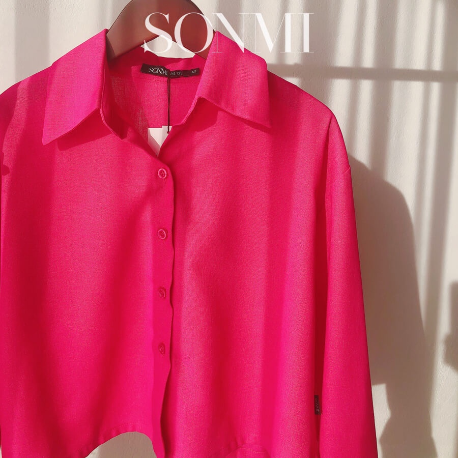Croptop Tay Dài Kiểu Áo Sơ Mi Croptop Nữ Cá Tính SONMI Hàn Quốc Thiết Kế Vải Linen Màu Trắng Xanh Lá Hồng KINLEY ADDO