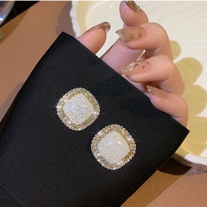 Bông tai đính đá thanh lịch thời trang