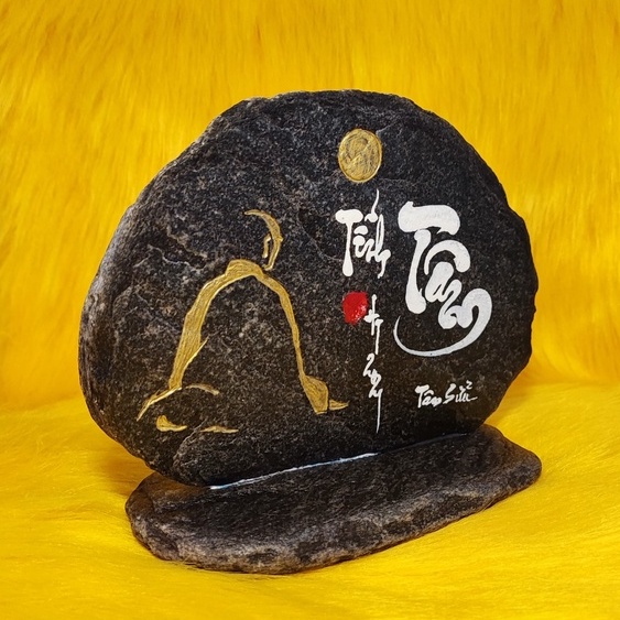 Thư pháp chữ Tâm  Kích thước: 16x10x15cm