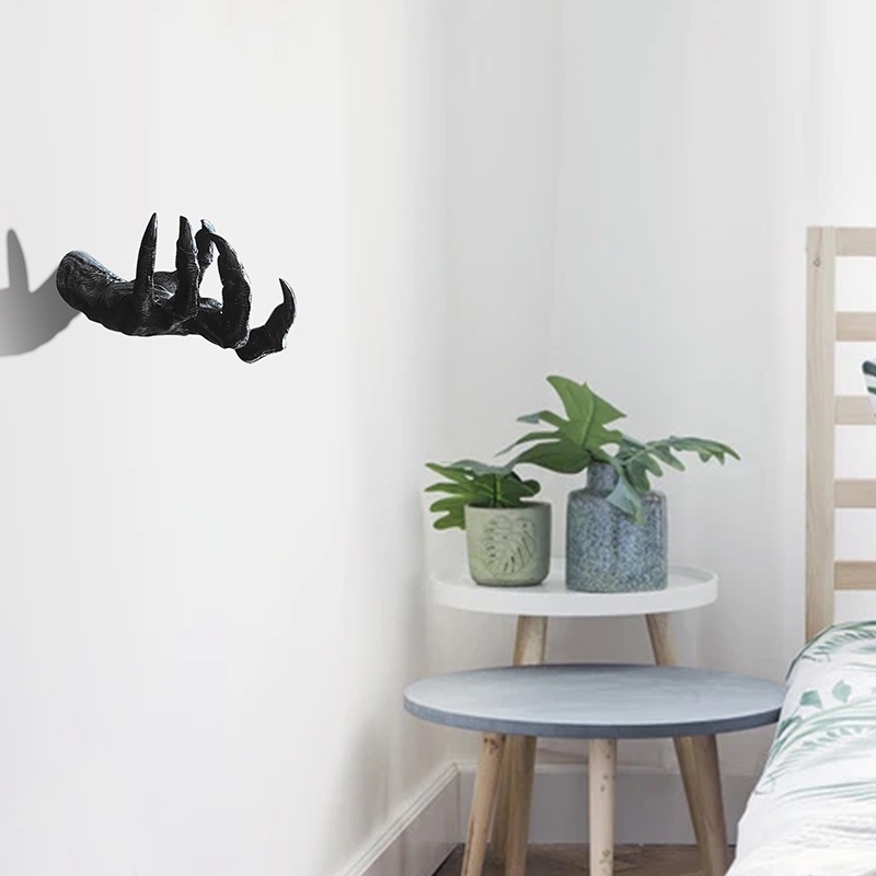 Tượng Resin Hình Móng Vuốt Quỷ Nghệ Thuật Treo Tường Trang Trí