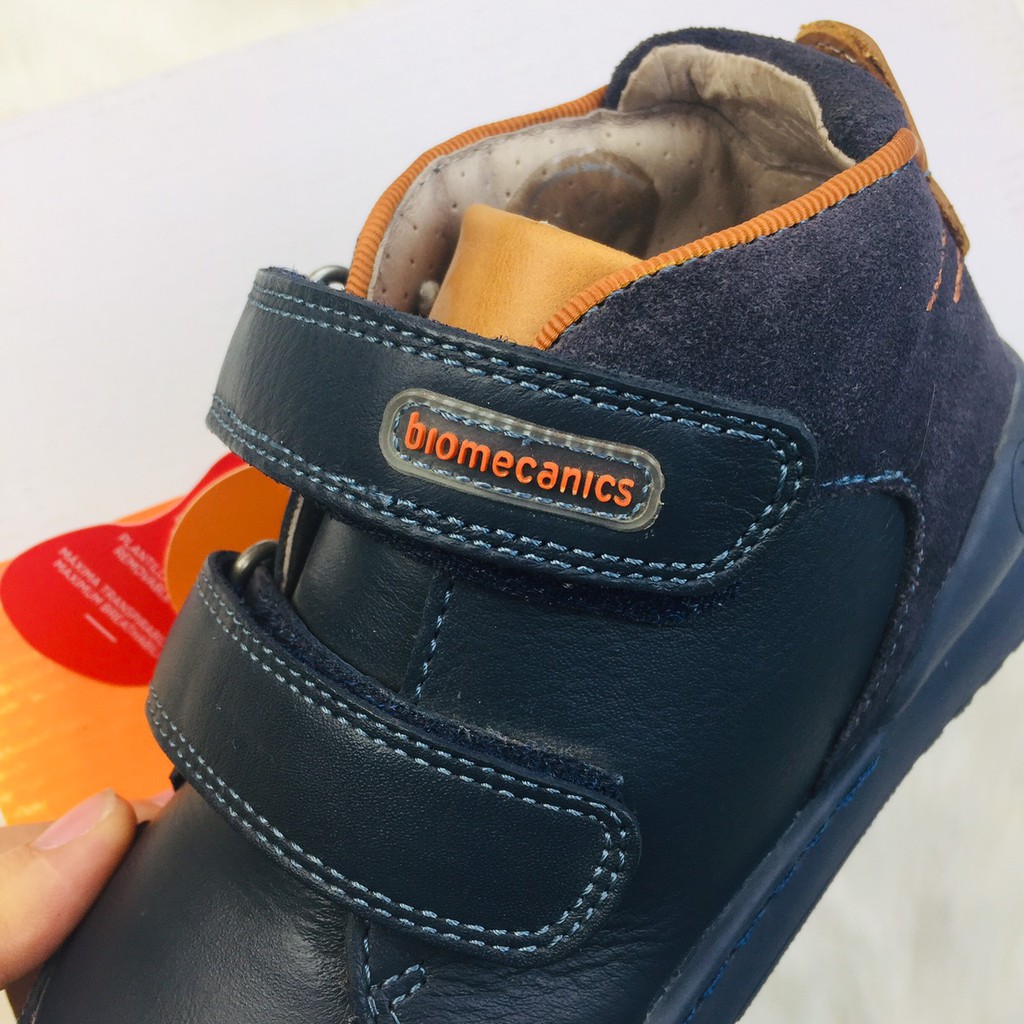Giầy Biomecanics bé trai xanh quai dán