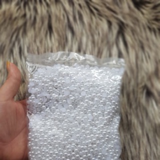 Ngoc làm hoa 160k shop chuyên sỉ lẻ các loại Ngọc làm hoa gói lớn 1000 viên .shop còn cung cấp các loại hoa bột ........