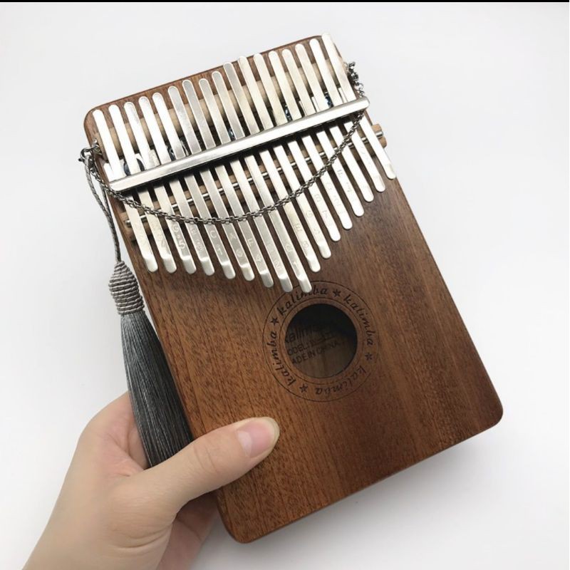 Chuỗi dây xích treo trang trí tạo hiệu ứng âm thanh cho đàn kalimba