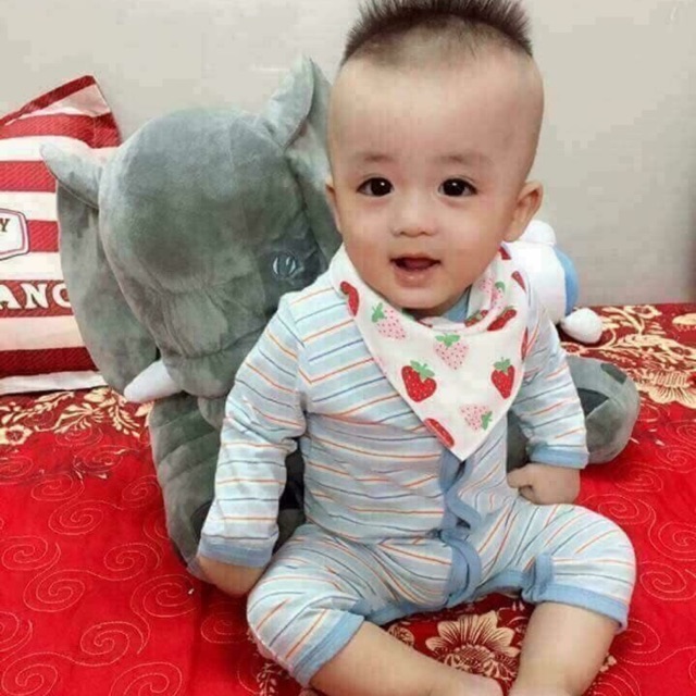 Khăn tam giác cho Bé