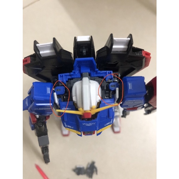 Mô hình lắp ráp Gundam RG Zeta đã ráp hoàn chỉnh