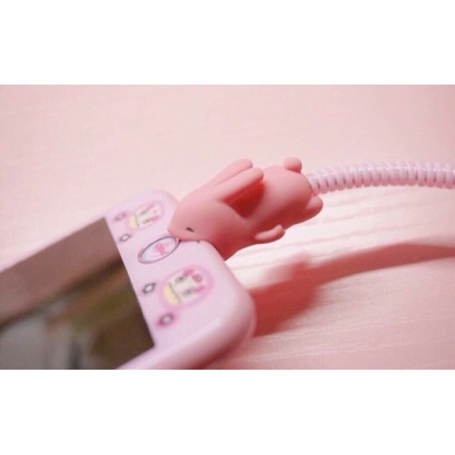 Thú Silicon Ngậm Đầu Sạc Cute Phomai Que Bảo Về Đầu Sạc | BigBuy360 - bigbuy360.vn