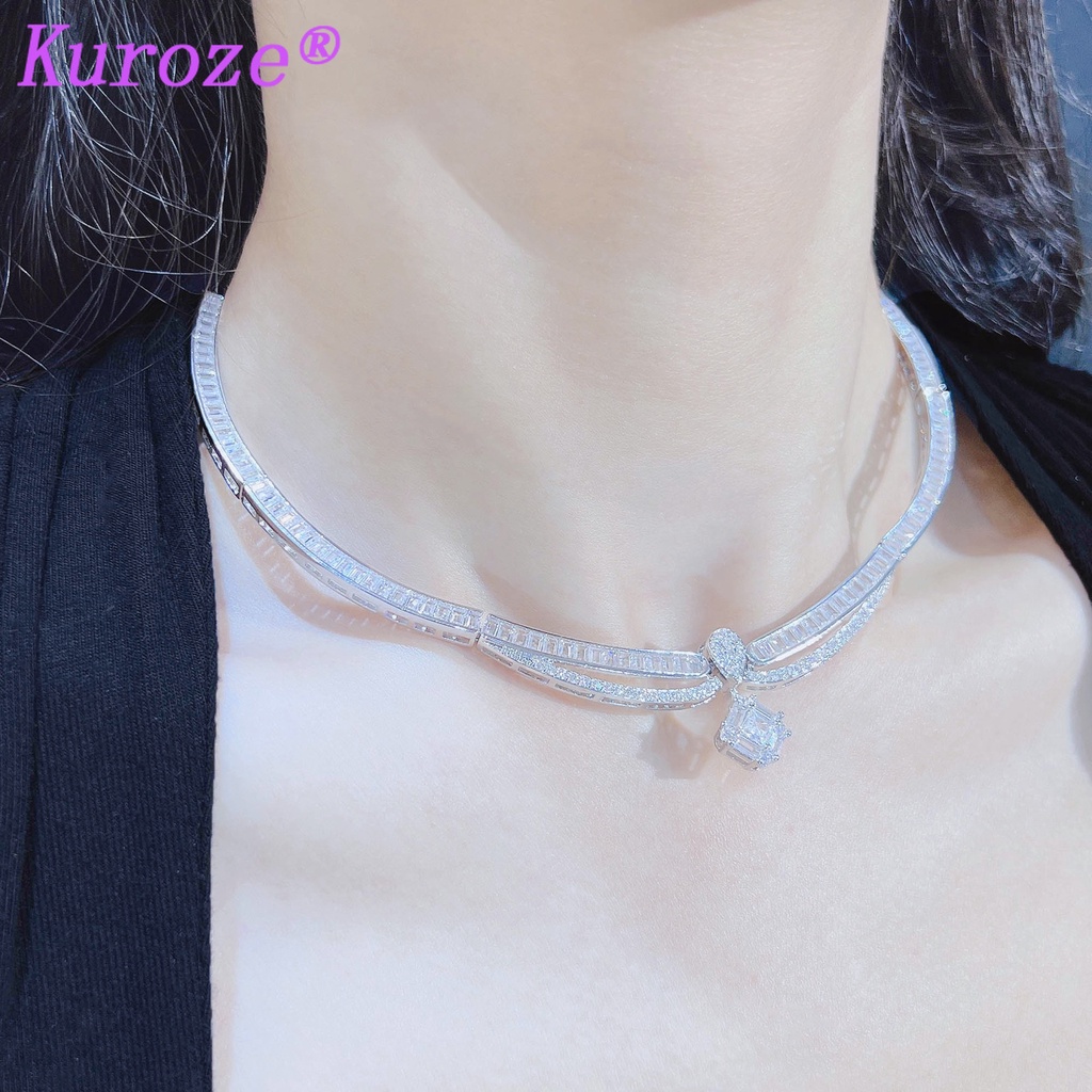 Vòng cổ Mặt Vuông Đính Đá Kim Cương Nhân Tạo Sang Trọng