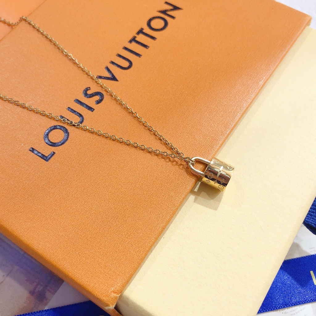 Dây chuyền LV bằng thép titan mặt hình ổ khóa thời trang