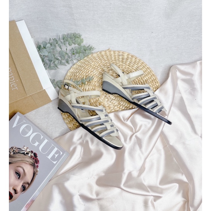 Giày sandan nữ 2hand