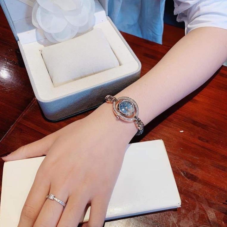 ĐỒNG HỒ NỮ DAVENA DẠNG LẮC DÂY RÚT SIZE 31MM