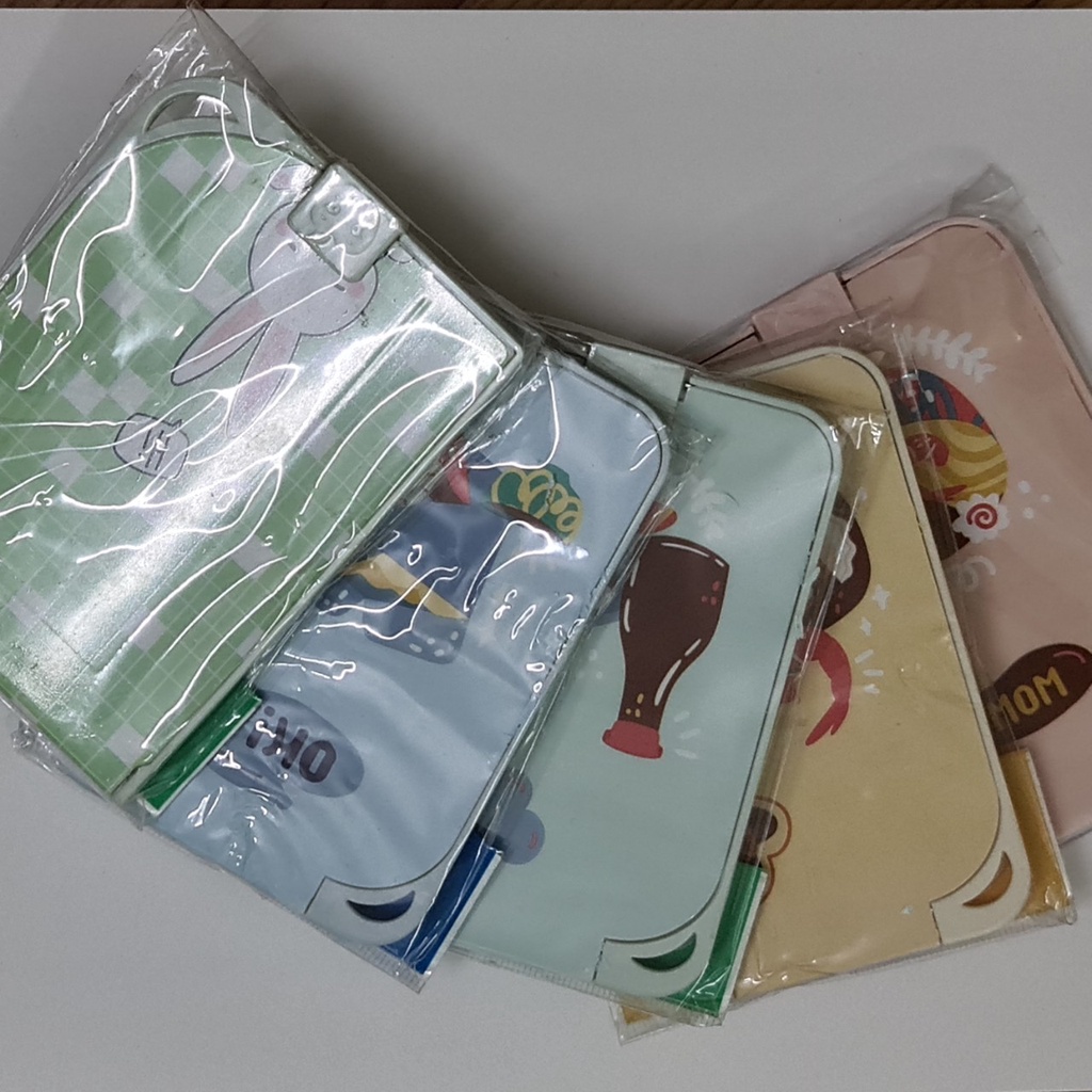 Gương mini gấp gọn kèm lược