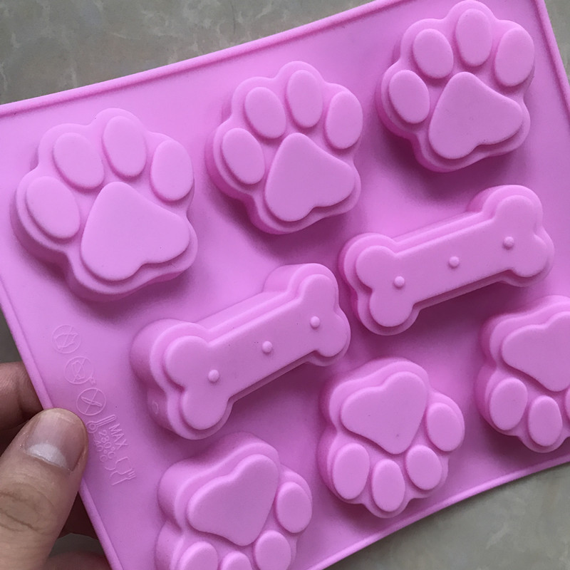 1 khuôn bánh silicon hình dấu chân cún và cục xương đáng yêu