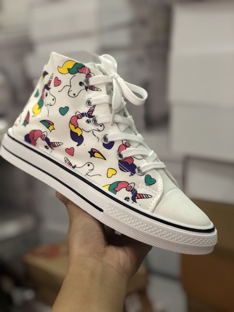 Giầy thể thao cao cổ họa tiết cá ngựa dễ thương | BigBuy360 - bigbuy360.vn