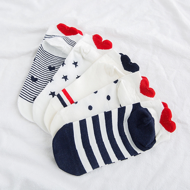1 Đôi Tất Cotton In Hình Trái Tim Đỏ 3d Đáng Yêu