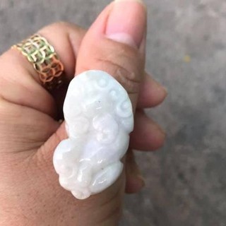Tỳ hưu cẩm ngọc thạch trắng- hàng thiên nhiên.size lớn- tặng kèm dây đeo