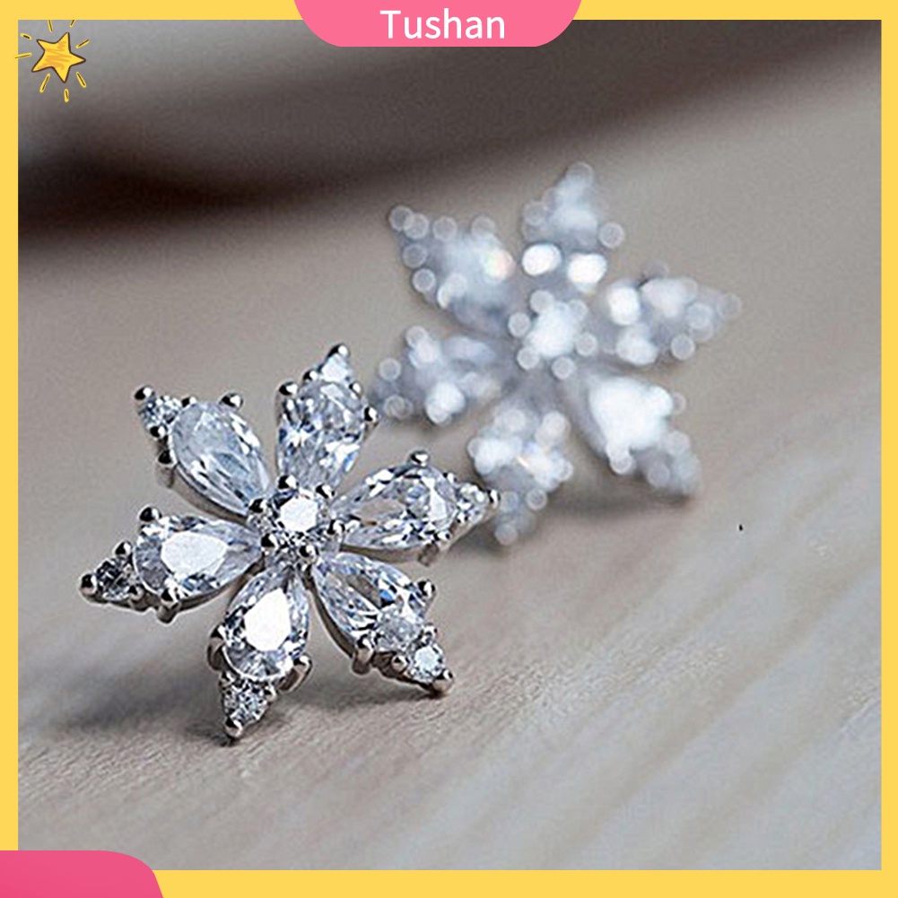 Đôi bông tai hình hoa tuyết đính đá sang trọng nữ tính