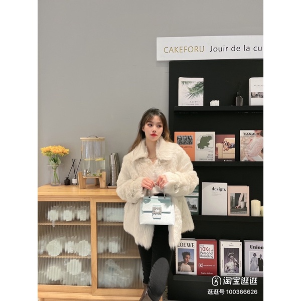 Túi nhung hộp nắp gài hoa phale sang trọng tay xách đính đá-Order