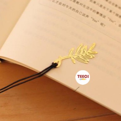 [Mã LIFEBOOK2 giảm 10% đơn 0Đ] &lt;Ảnh Thật Shop Chụp&gt; Bookmark Đánh Dấu Trang Điêu Khắc Hoa Cỏ Vàng T085