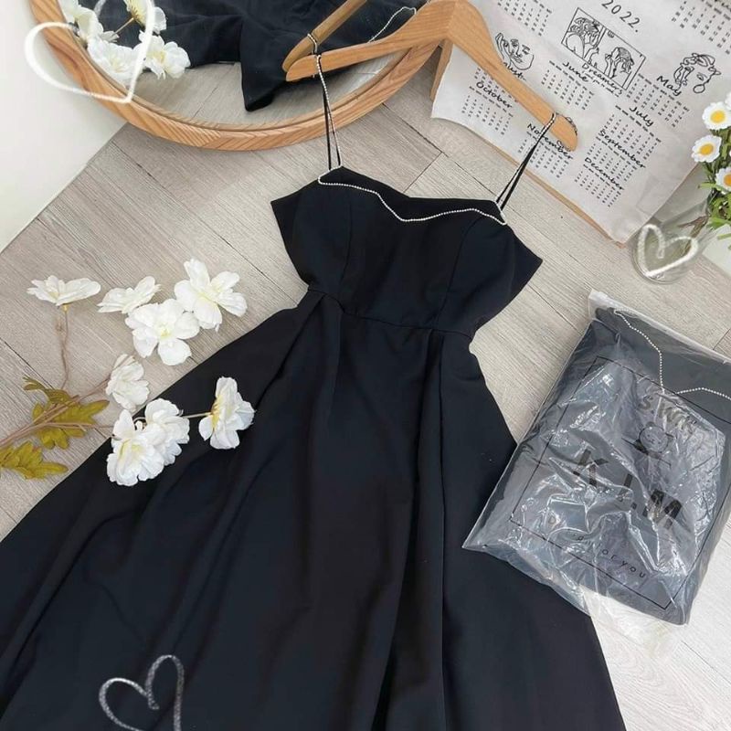 Đầm midi đen 2 dây đính đá xẻ tà