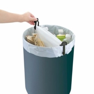 Dụng cụ kẹp miệng túi rác vào thùng rác
