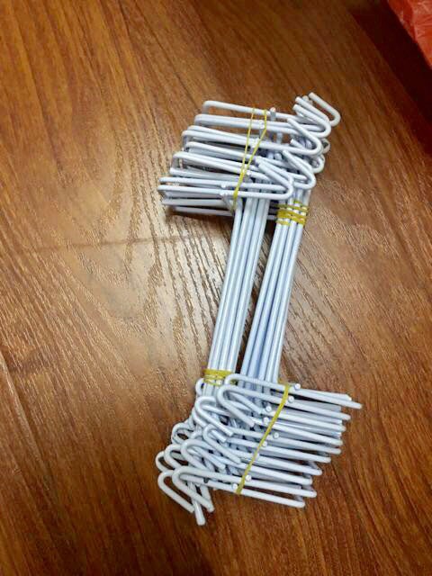 Tay cài lưới treo đồ màu trắng, đen dài 5cm, 10cm, 15cm, 20cm treo phụ kiện điện thoại, móc treo đồ sơn tĩnh điện