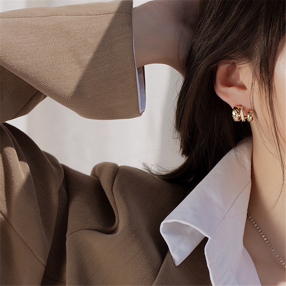 Bông Tai Dáng Dài Tạo Hình Độc Đáo Cho Nữ