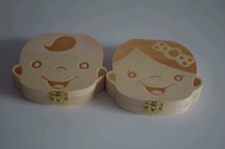 Hộp đựng răng sữa
