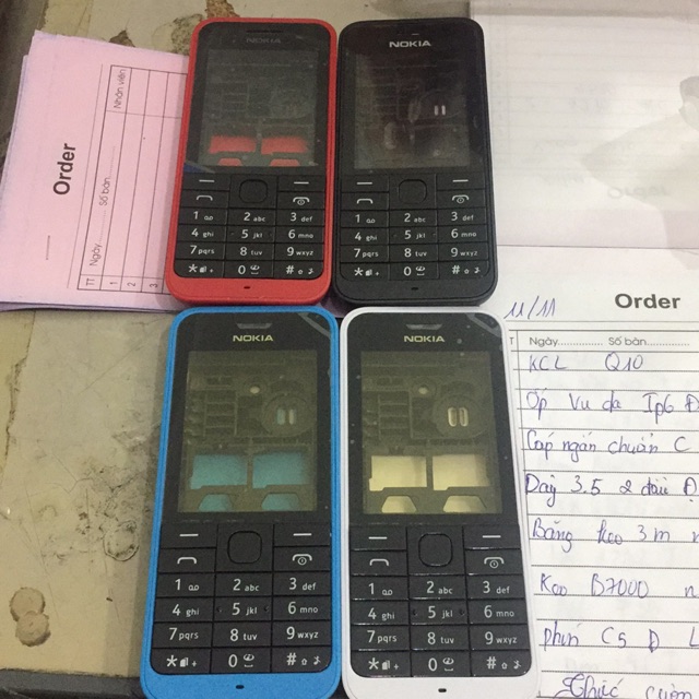 Vỏ nokia 220 đen có xương ko kèm phím