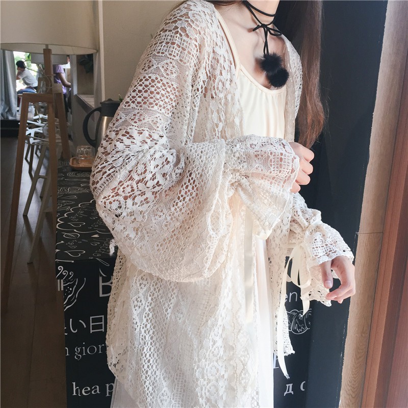 Áo cardigan ren dài tay chống nắng đi biển.