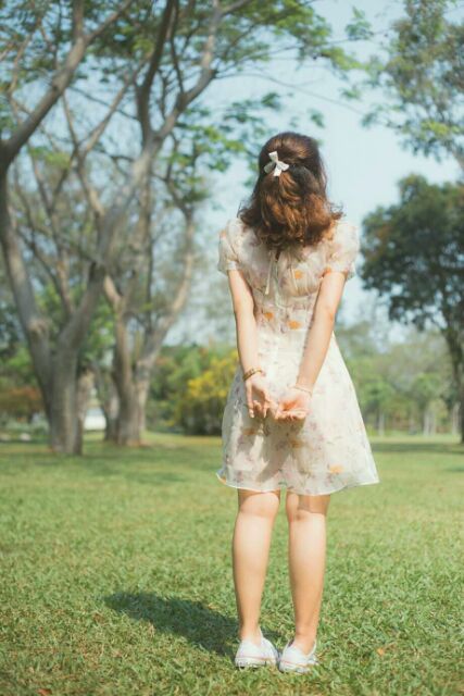 Váy Lép hoa size S và M mơis tinh như mới , màu ngà nha cả nhà...